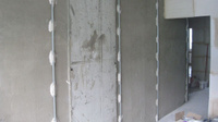 Штукатурка стен гипсовым раствором по маякам (до 5 см)
