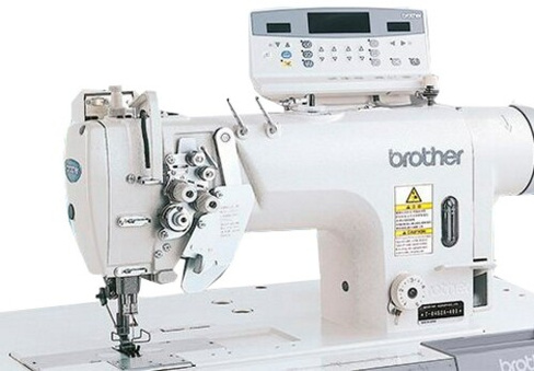Двухигольная прямострочная швейная машина Brother T8422C-003 (комплект)