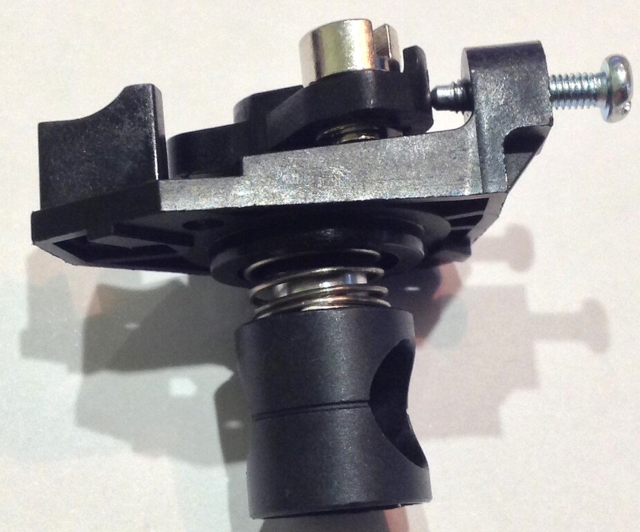 Дроссельная заслонка для карбюратора мотокосы 26СС и 33СС от компании ...